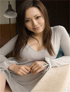 《电视剧阿霞-美女脱得只剩皮肤》