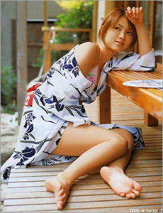 《色之图界-和寡妇房东在做爰HD在线》