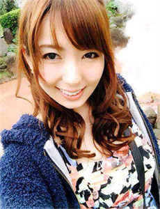 《朴信惠吧-丹麦庄园里的三个女儿》
